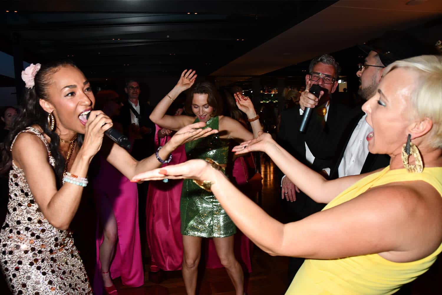 Red Club - Female Business Club - Sommerfest China Club